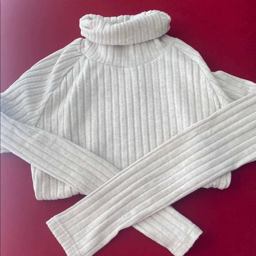 NWT SUPER SOFT Women's Cream Turtleneck Sweater